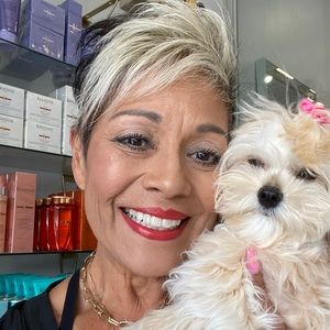 Meet your Posher, Loretta